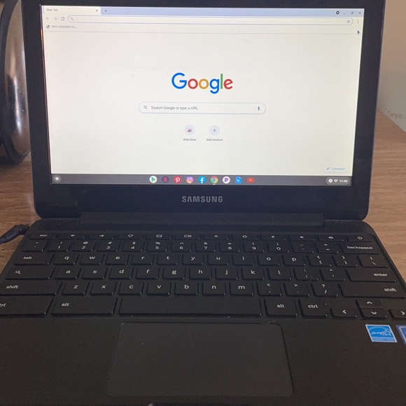 Samsung chrome book - Picture 5 of 8